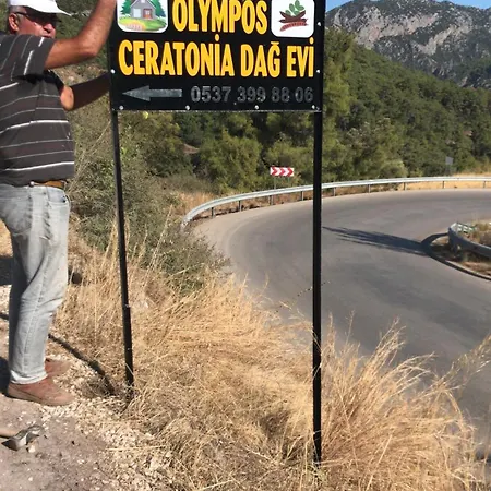 Olympos Ceratonia Dag Evi شاليه *