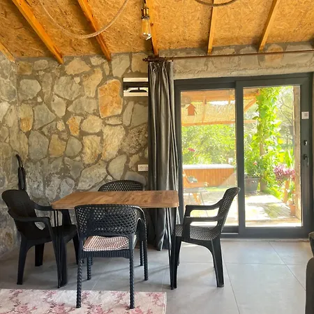 Chalet Olympos Ceratonia Dag Evi Kumluca